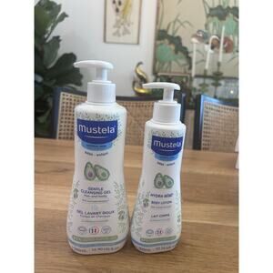 Mustela Baby Bath Time Gift Set with Natural Avocado – 2 Piece Set